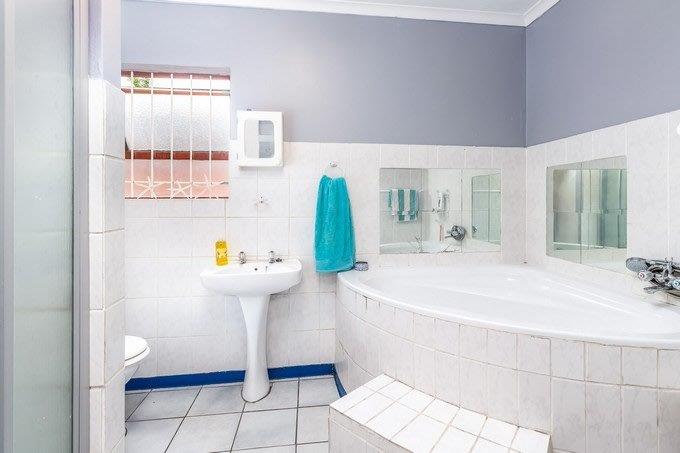 4 Bedroom Property for Sale in Soneike Western Cape